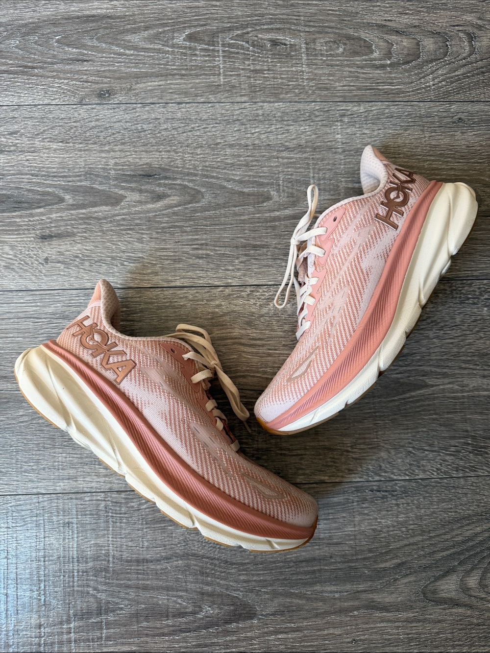 Hoka Clifton 9 running shoes